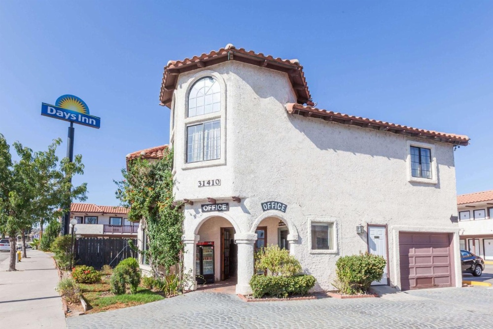 Days Inn by Wyndham Castaic Six Flags Magic Mountain Ana resim